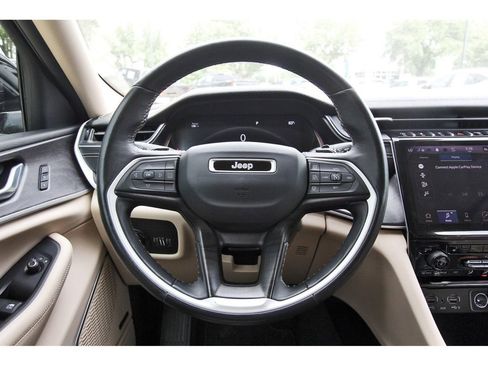 Used 2022 Jeep Grand Cherokee Limited RWD image 16