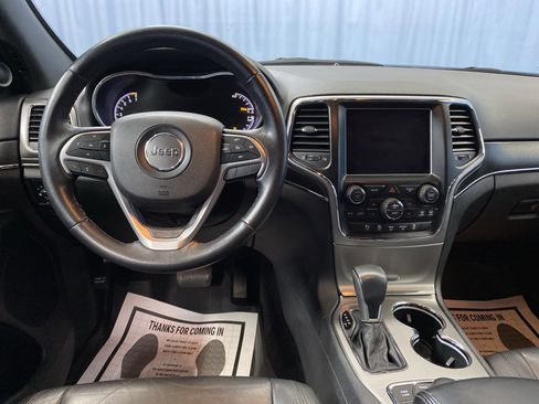 Used 2018 Jeep Grand Cherokee Limited image 32