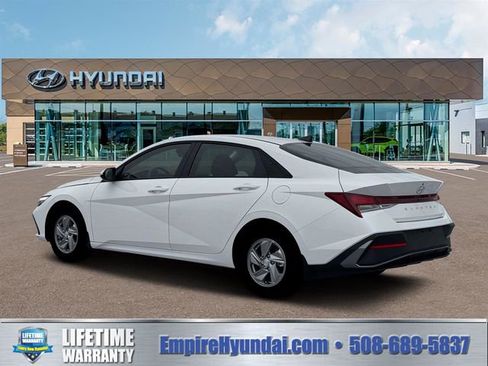 New 2026 Hyundai Elantra SE FWD image 4