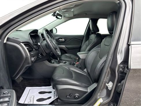 Used 2019 Jeep Cherokee Limited AWD/4WD image 10