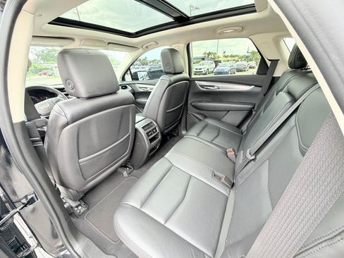 Used 2018 Cadillac XT5 Luxury w/ Driver Awareness Package FWD image 10