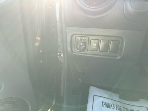 Used 2017 Mitsubishi Mirage ES image 18