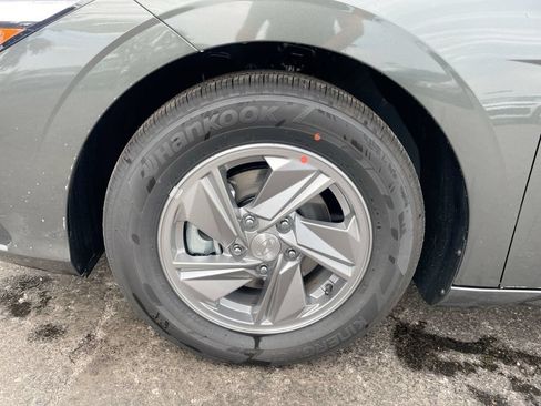 Certified 2025 Hyundai Elantra SE FWD image 37