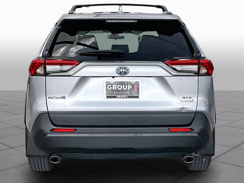 Used 2022 Toyota RAV4 XLE w/ Convenience Package AWD/4WD image 5