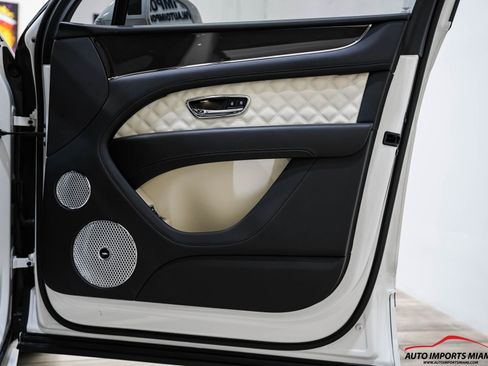 Used 2022 Bentley Bentayga Speed image 50