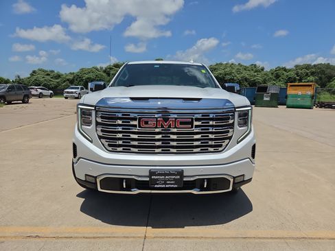 Used 2024 GMC Sierra 1500 Denali w/ Denali Reserve Package AWD/4WD image 2