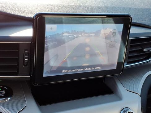 Used 2021 Ford Explorer XLT w/ Equipment Group 202A image 25