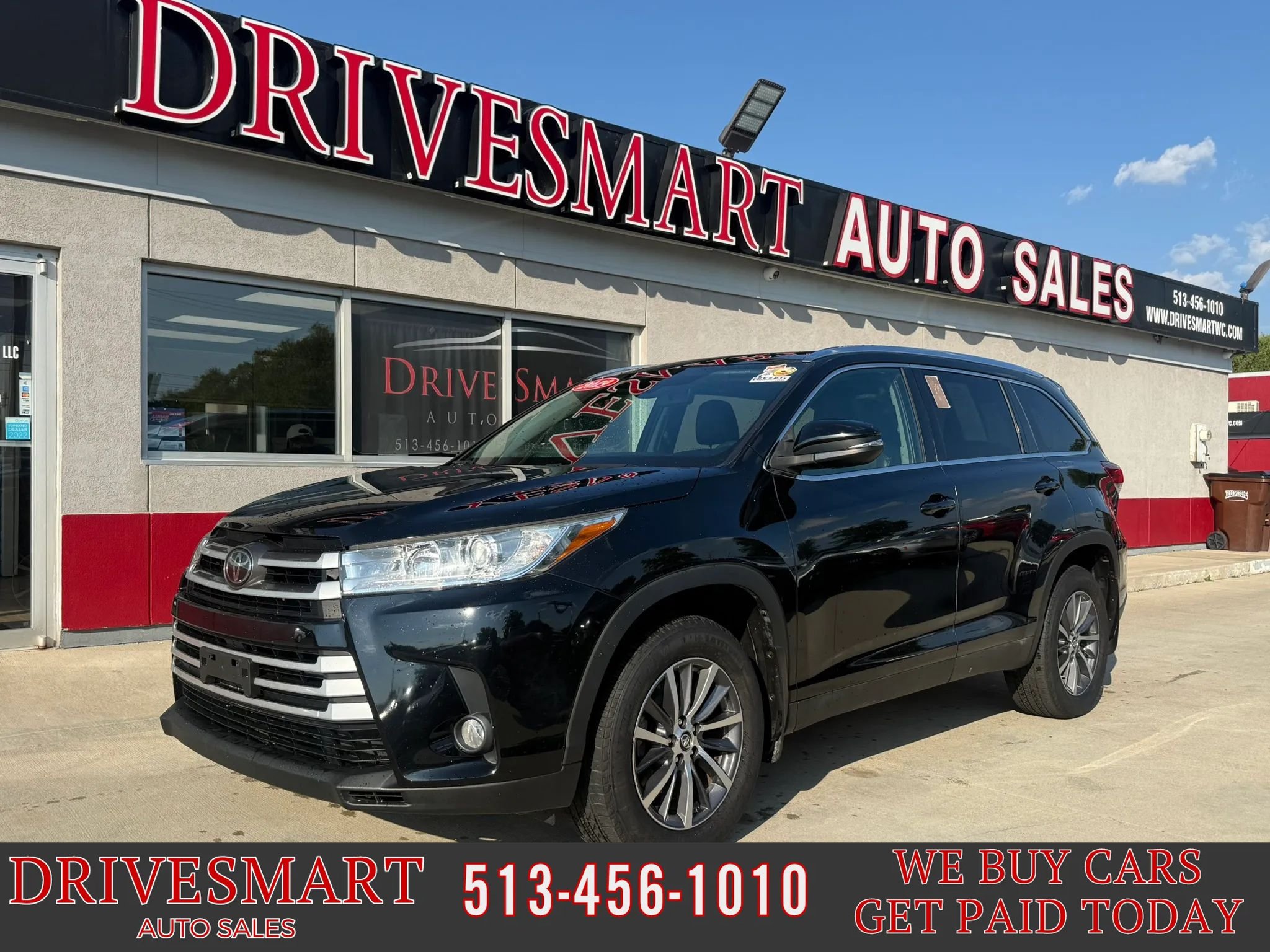 Used 2019 Toyota Highlander XLE AWD/4WD image 1