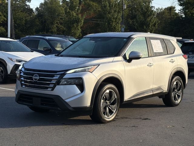 Used 2025 Nissan Rogue SV AWD/4WD image 7