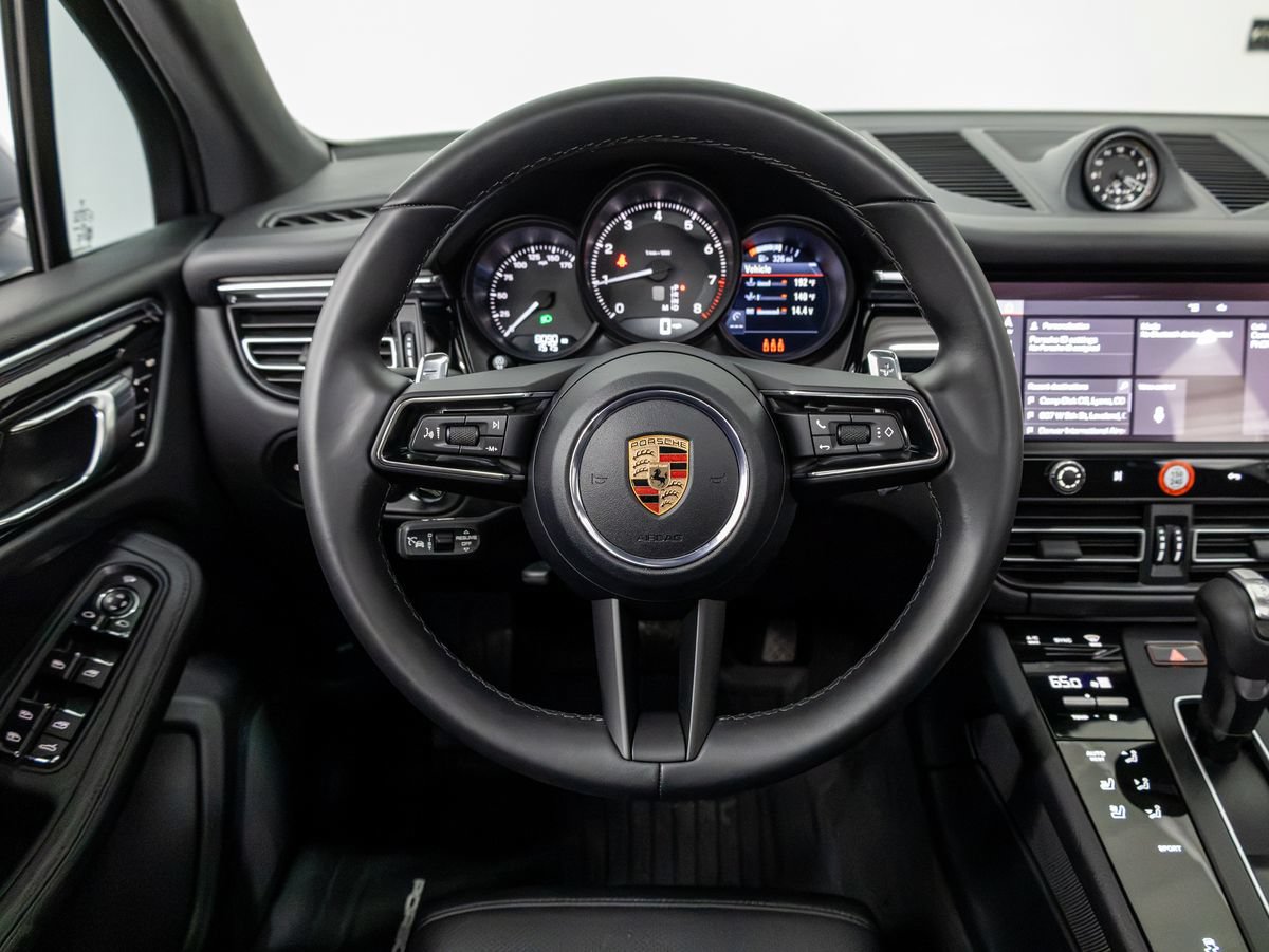 Certified 2026 Porsche Macan AWD/4WD image 17
