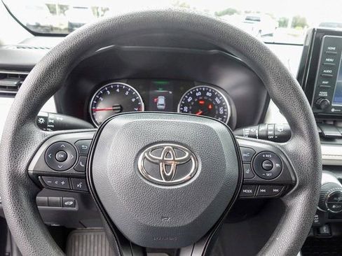 Used 2022 Toyota RAV4 XLE image 12