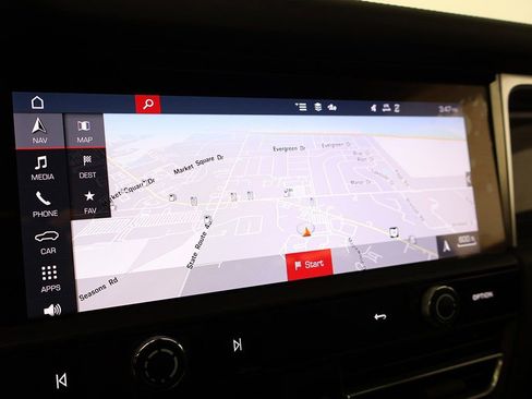 Used 2024 Porsche Macan GTS image 45