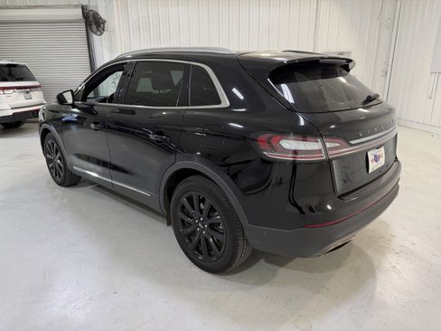 Used 2023 Lincoln Nautilus Reserve image 3