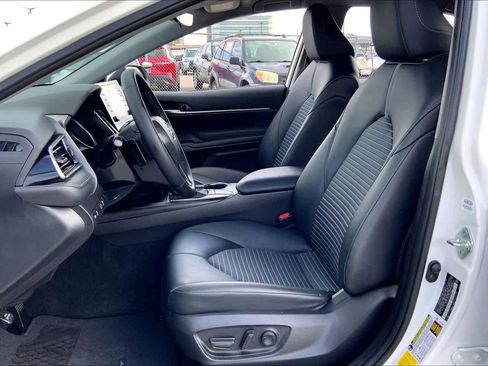 Used 2023 Toyota Camry SE image 7