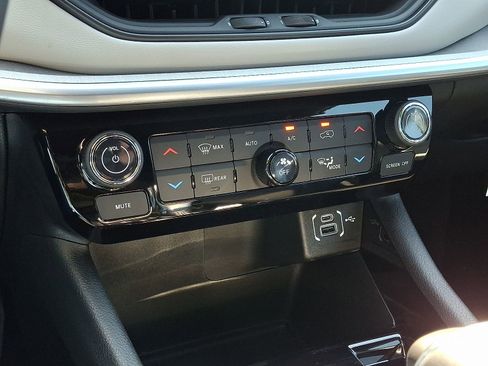 New 2026 Jeep Compass Limited AWD/4WD image 11