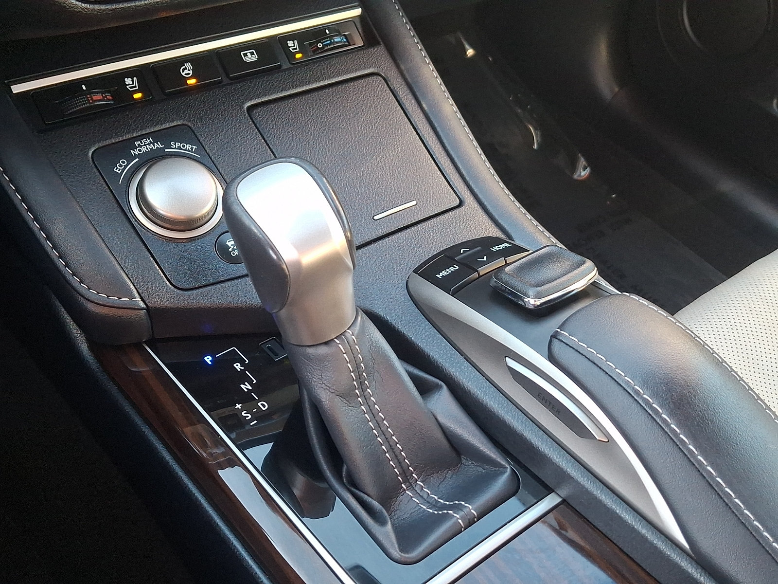 Used 2016 Lexus ES 350 w/ Luxury Package w/Wood Trim FWD image 16
