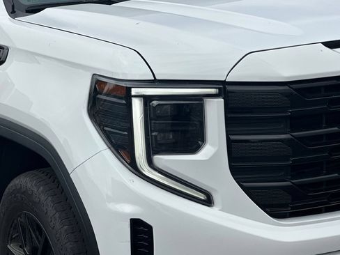 Used 2023 GMC Sierra 1500 Elevation AWD/4WD image 43