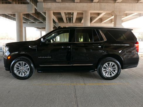 Used 2022 GMC Yukon SLT w/ SLT Premium Package image 34