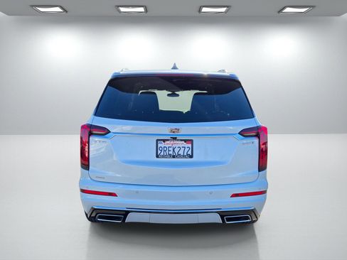 Used 2025 Cadillac XT6 Luxury image 5