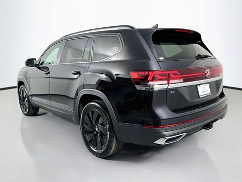 Certified 2026 Volkswagen Atlas SE FWD image 6