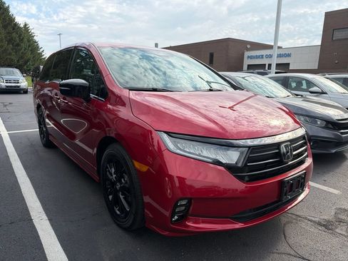Used 2024 Honda Odyssey Sport image 4