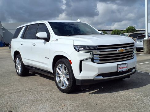 Used 2021 Chevrolet Tahoe High Country w/ Premium Package RWD image 2