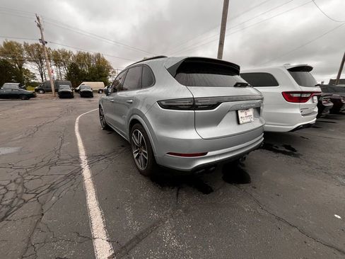 Used 2020 Porsche Cayenne Turbo AWD/4WD image 7