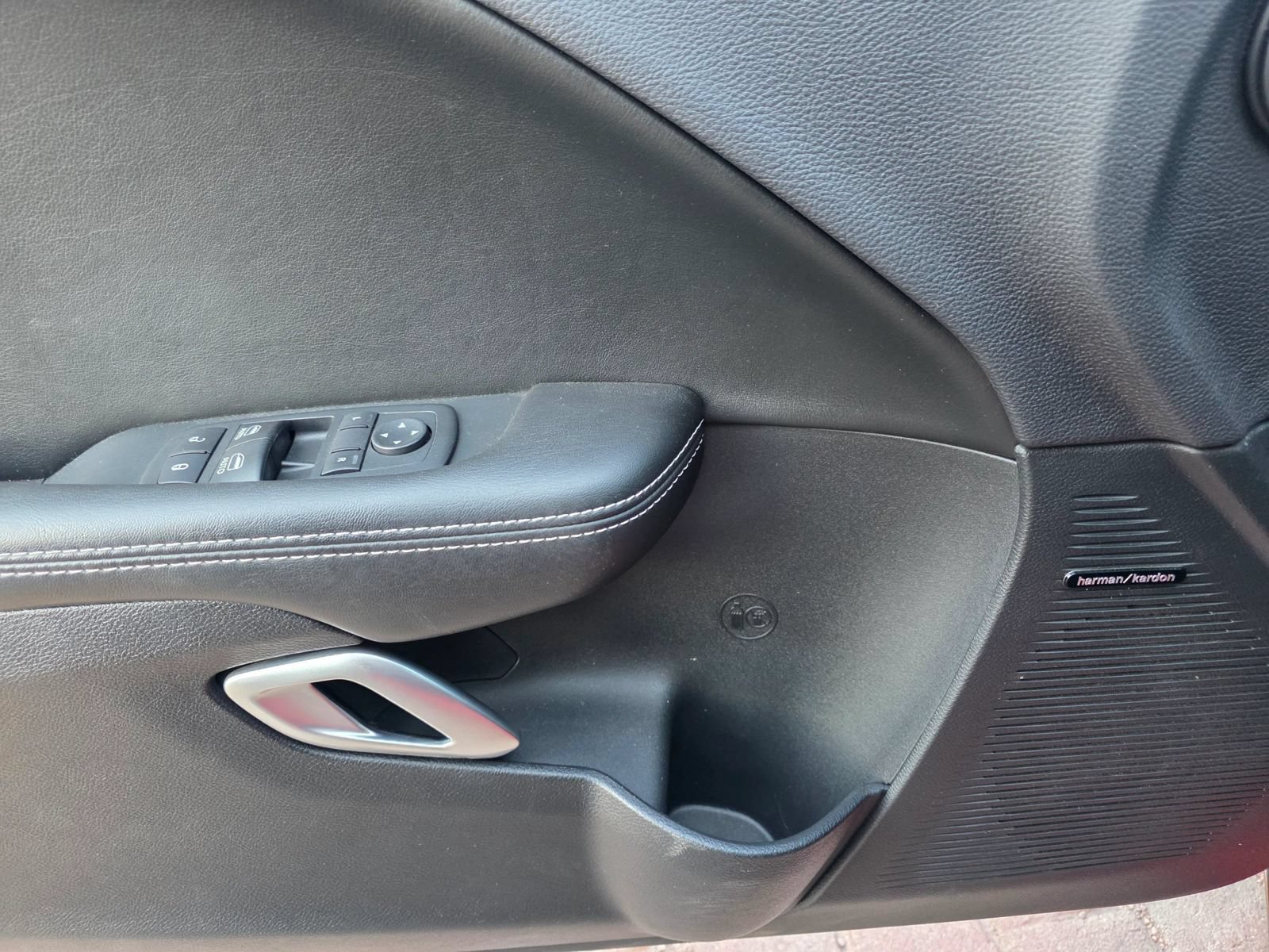 Used 2018 Dodge Challenger SRT w/ Technology Group RWD image 11