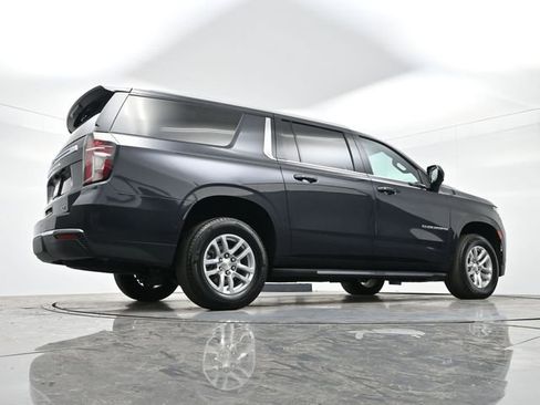Used 2024 Chevrolet Suburban LT image 33
