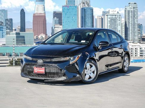 Used 2020 Toyota Corolla LE FWD image 1
