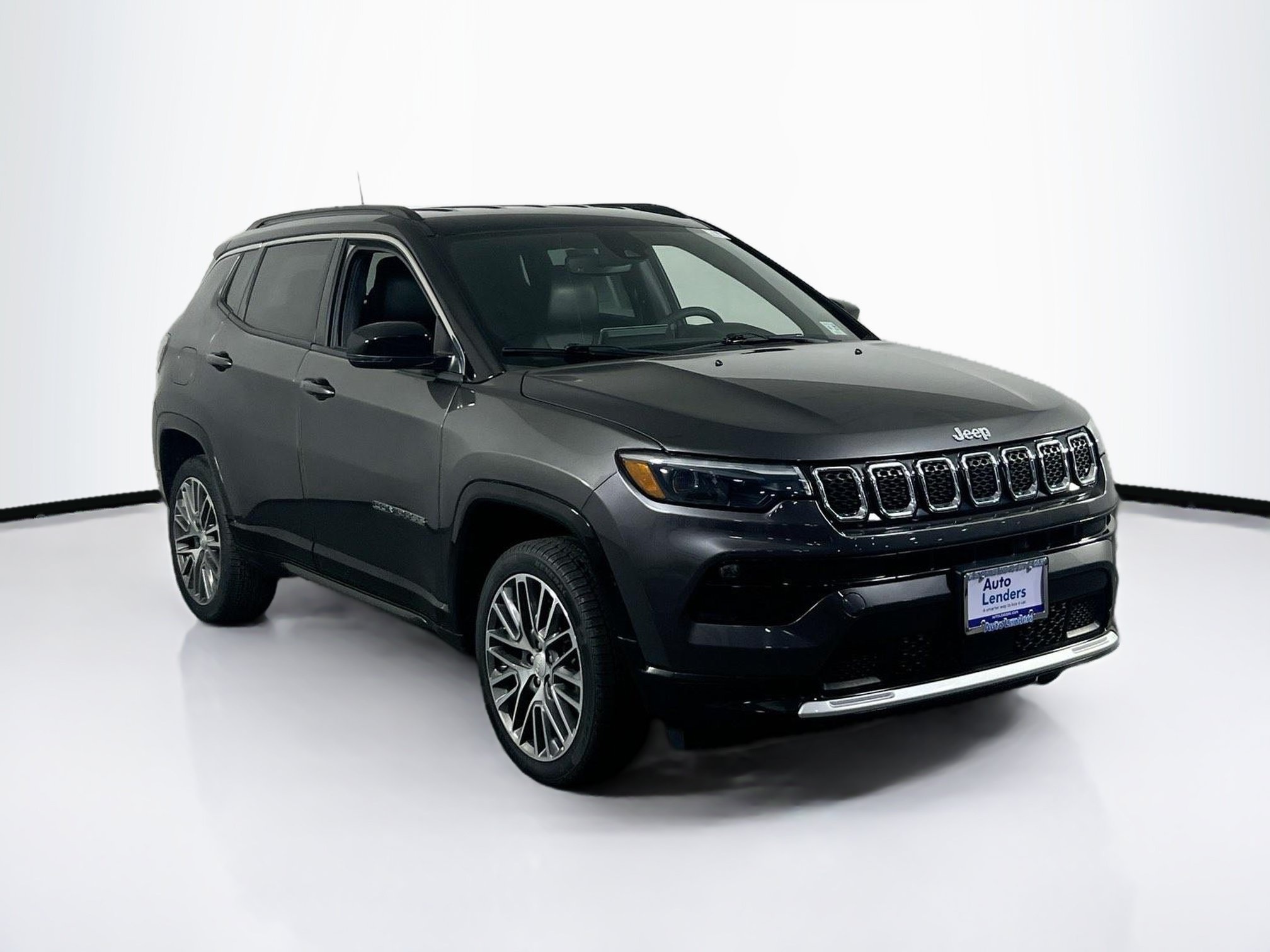 Used 2023 Jeep Compass Limited w/ Elite Group AWD/4WD image 3