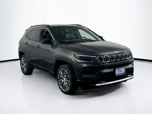 Used 2023 Jeep Compass Limited w/ Elite Group AWD/4WD image 3