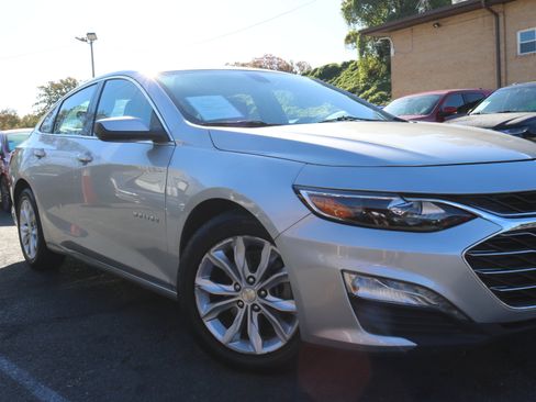 Used 2022 Chevrolet Malibu LT image 3