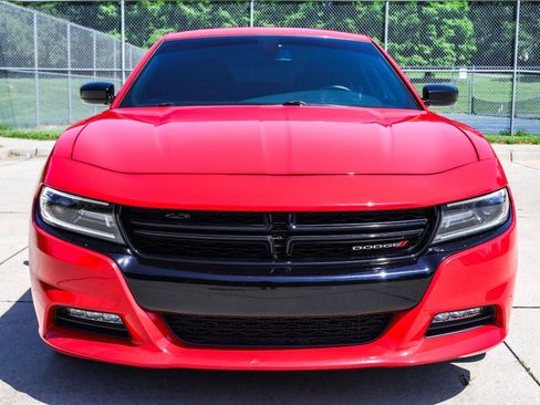 Used 2018 Dodge Charger SXT Plus w/ Blacktop Package RWD image 12