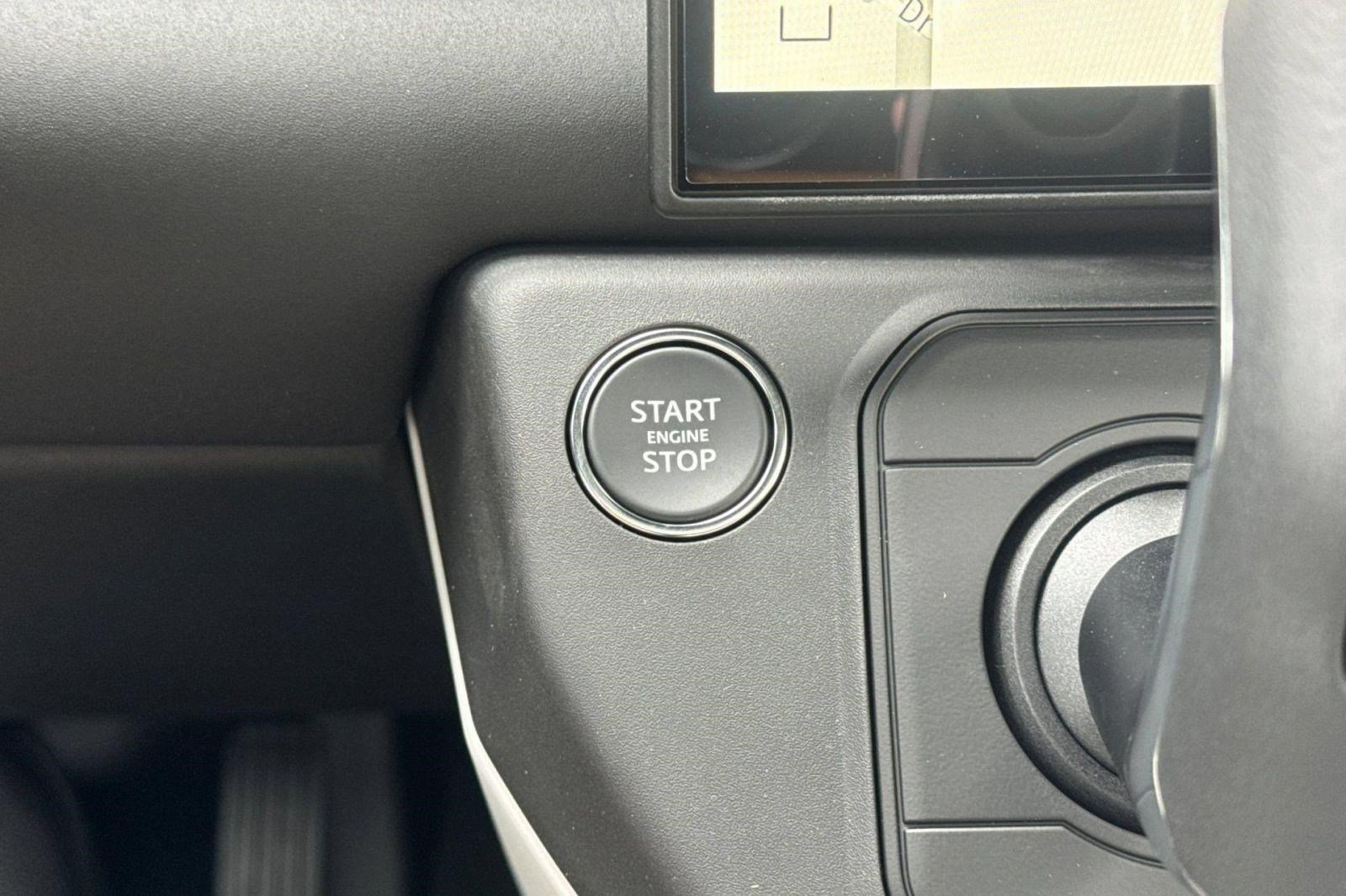 New 2026 Land Rover Defender 110 X-Dynamic SE AWD/4WD image 17