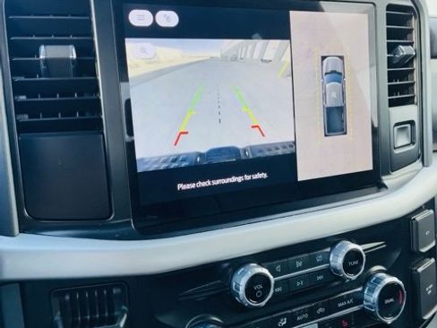 Used 2023 Ford F150 Lightning XLT image 10