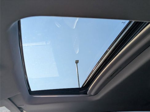 Used 2023 GMC Sierra 3500 Denali w/ Denali Ultimate Package image 19