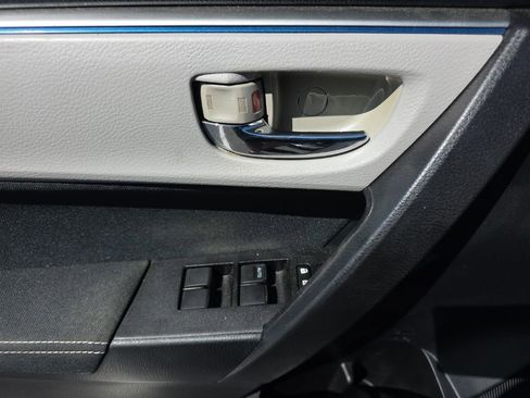 Used 2014 Toyota Corolla LE FWD image 18