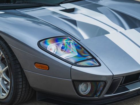 Used 2006 Ford GT RWD image 25