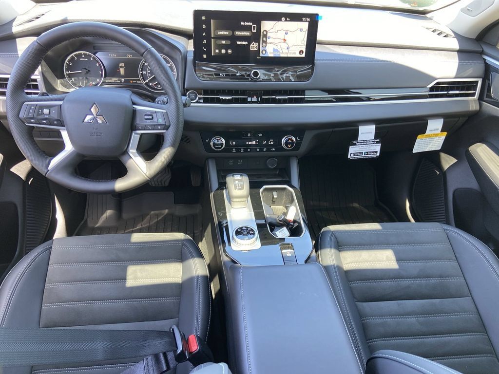 New 2026 Mitsubishi Outlander AWD image 17