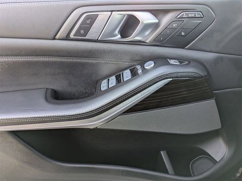 Used 2023 BMW X7 xDrive40i image 10