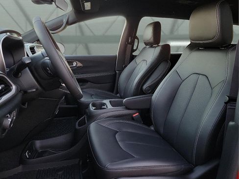 New 2026 Chrysler Voyager LX image 11