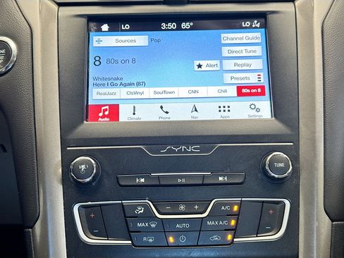 Used 2019 Ford Fusion SE image 9