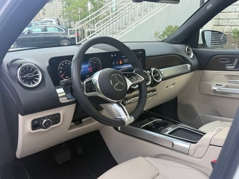 Used 2026 Mercedes-Benz GLB 250 4MATIC image 14
