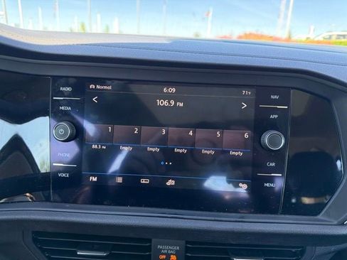 Used 2019 Volkswagen Jetta SEL Premium FWD image 18