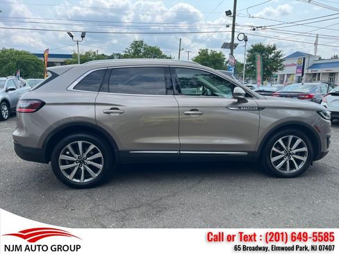 Used 2019 Lincoln Nautilus Select AWD/4WD image 12