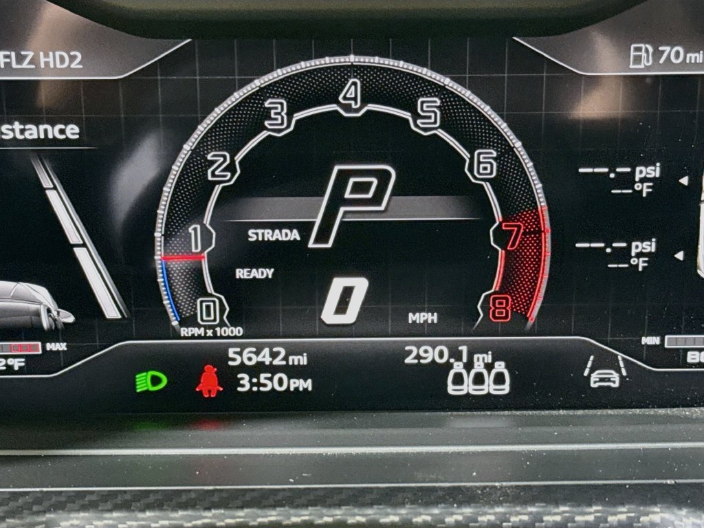 Used 2024 Lamborghini Urus Performante AWD/4WD image 12