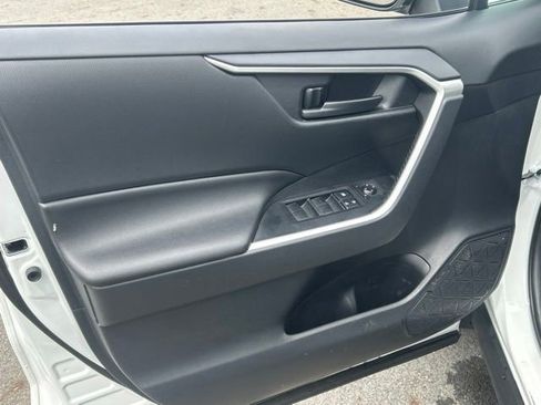 Used 2019 Toyota RAV4 LE w/ All Weather Liner Package AWD/4WD image 10