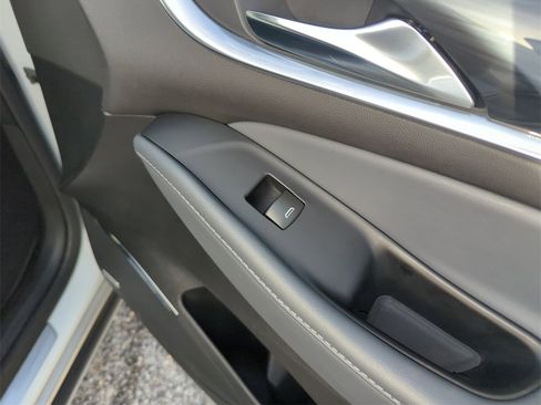 Used 2024 Buick Enclave Premium image 37