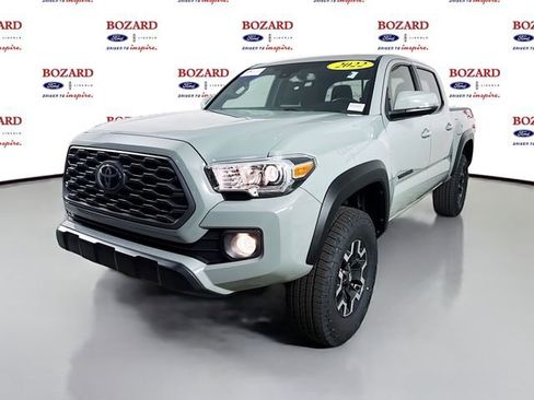 Used 2022 Toyota Tacoma TRD Off-Road image 4